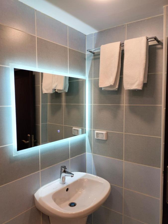Old Street Apartment Wadi Musa Exterior photo